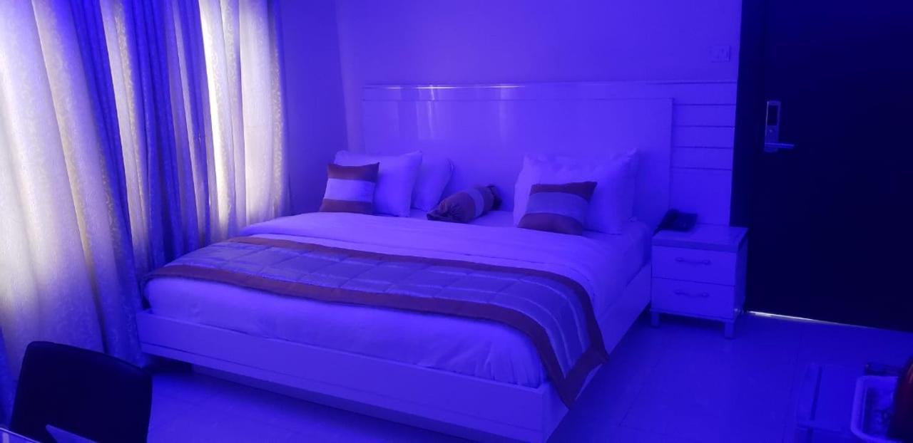Appleville Suites Ikeja Extérieur photo